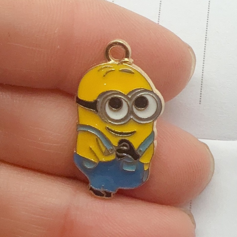 Pendentif en alliage à motif d - Party Games Crazy avis et prix